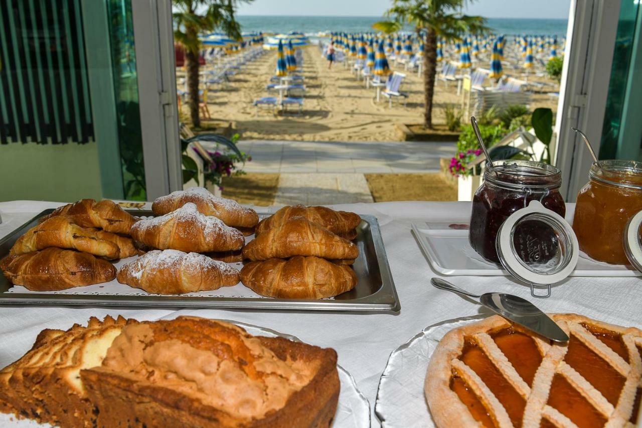 Hotel Souvenir Lido di Jesolo Buitenkant foto